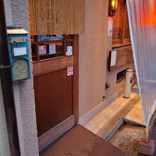 一人でも入りやすいたたずまい。