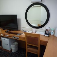 デスク回りもゆったりとしてます