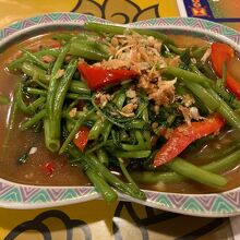 空芯菜炒めはピリ辛でおいしい