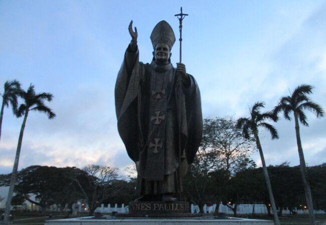 ヨハネ パウロ2世教皇像