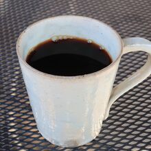 ショップの近くだとカップでサーブ