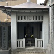 橋本左内　立派なお墓