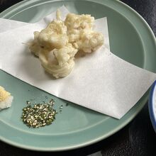 イカの活き造りの残りの天ぷら