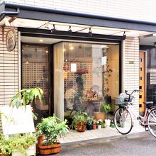 こじんまりとしたお店です。