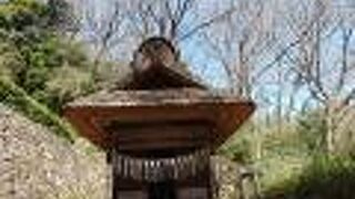  生田緑地散策で、日本民家園の中に移築された蚕影山祠堂に寄りました