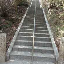 静かな境内がある神社