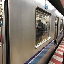 ホームドアがなくない？