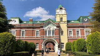 ワイン醸造所だった明治期の西洋風煉瓦建築です