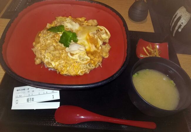 水炊き もつ鍋 鳥料理 博多 華味鳥 新宿三井ビル店 By Myanmar クチコミ アクセス 営業時間 新宿 フォートラベル