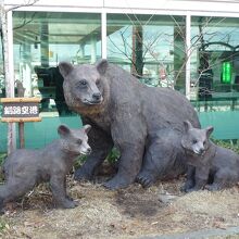 オブジェその２　ヒグマの親子