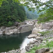 浦島太郎伝説もある渓谷美