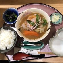 大坂豚汁・生姜焼き ロマン亭