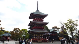 境内の広場にある建物☆