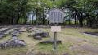 旧天守閣を支えていた石材