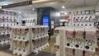 ガチャガチャがたくさん設置されたエリアがあります