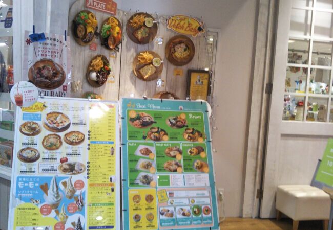 可愛いフードメニューも