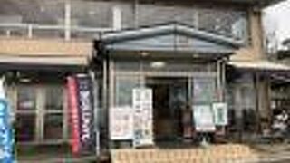 日本平展望台下の駐車場にあります