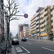 ここは馬場下から天神町間の道幅が広い箇所