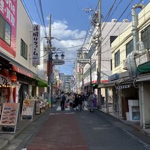 鈴木水産あたりは混んでいます。