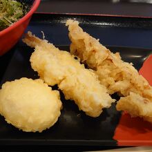 半熟卵と海老天は外せないなあ~