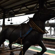 挽曳競馬の像