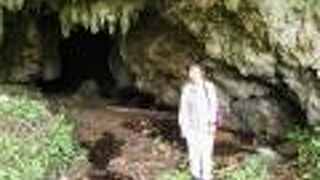 4500年～1000年前の生活痕が遺されている洞窟
