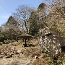 笈の平碑