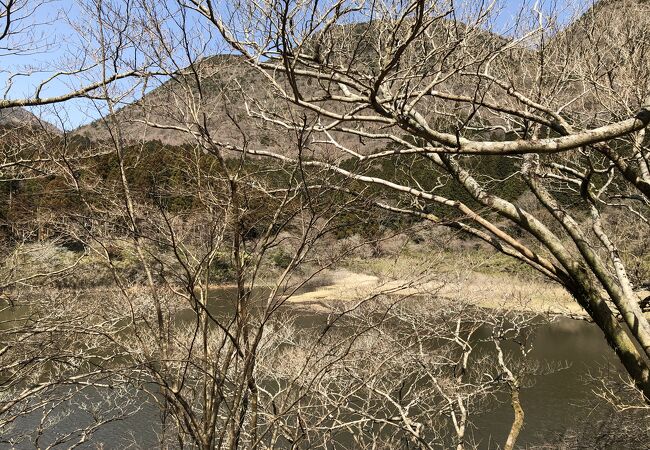 箱根の関所破りで命を落としたお玉にゆかりの池