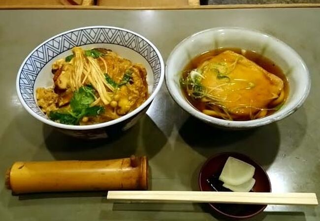 丼池（どぶいけ）の「こんこんうどん」を食べに