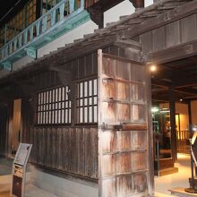 拝礼筆者蘭人部屋