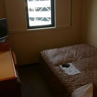 スタンダードなビジネスホテルという感じの部屋でした。