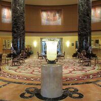 重厚なロビーです