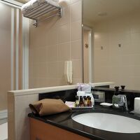 広々としたバスルーム