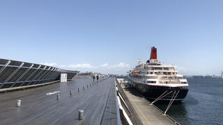 ターミナルの屋上は、絶景が楽しめる公園