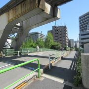 新芝北運河に架かっています