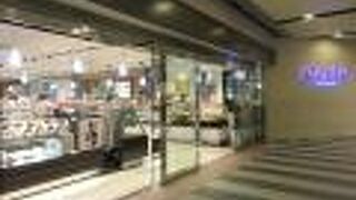 50店舗ほどが入っている商業施設です