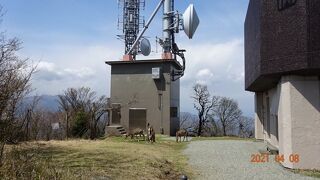 私のお勧めは、ケーブルで阿夫利神社下社へ、大山へ登頂、女坂を使って下るコースです。