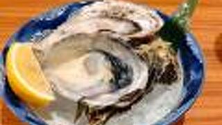広島産の牡蠣をその場で焼いて食べることができます