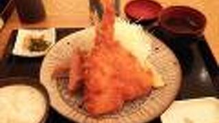 落ち着いた店内で定食が美味しい