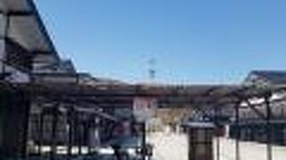 無料の足湯があります。