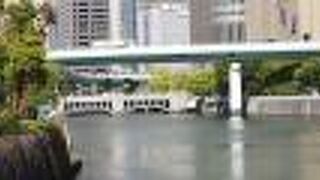 フェスティバルホールの南側