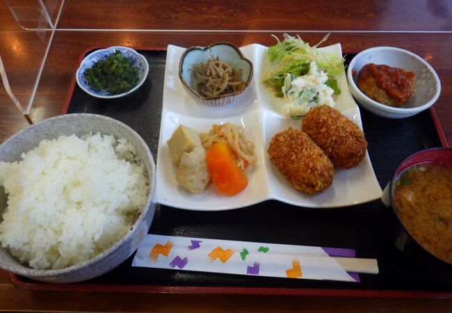 「かあちゃん定食」850円