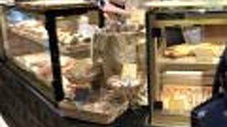 美味しいパン。ちょっとお高いけど。