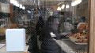 駅前の人気パン屋さん