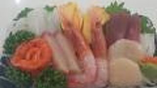 お刺身盛り合わせを500円で頂けました。