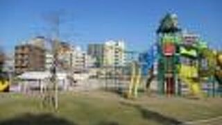 とても開放的で綺麗な公園だわぁ