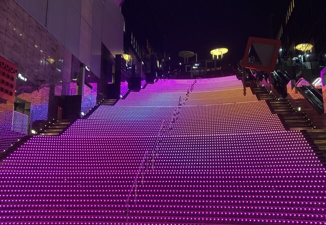 京都駅ビル大階段 グラフィカルイルミネーションplus クチコミ アクセス 営業時間 京都駅周辺 フォートラベル