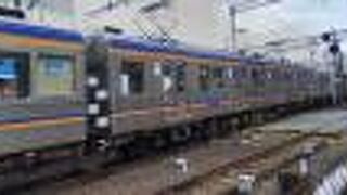 コロナ対応で窓開いてるとこがあります