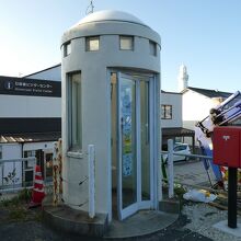 電話ボックスも灯台の形