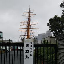 明治時代初頭の鉄船の建造技術を伝える貴重な存在です